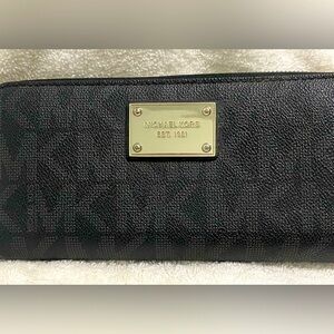 Black, SignatureLeather, Michael Kors Wallet